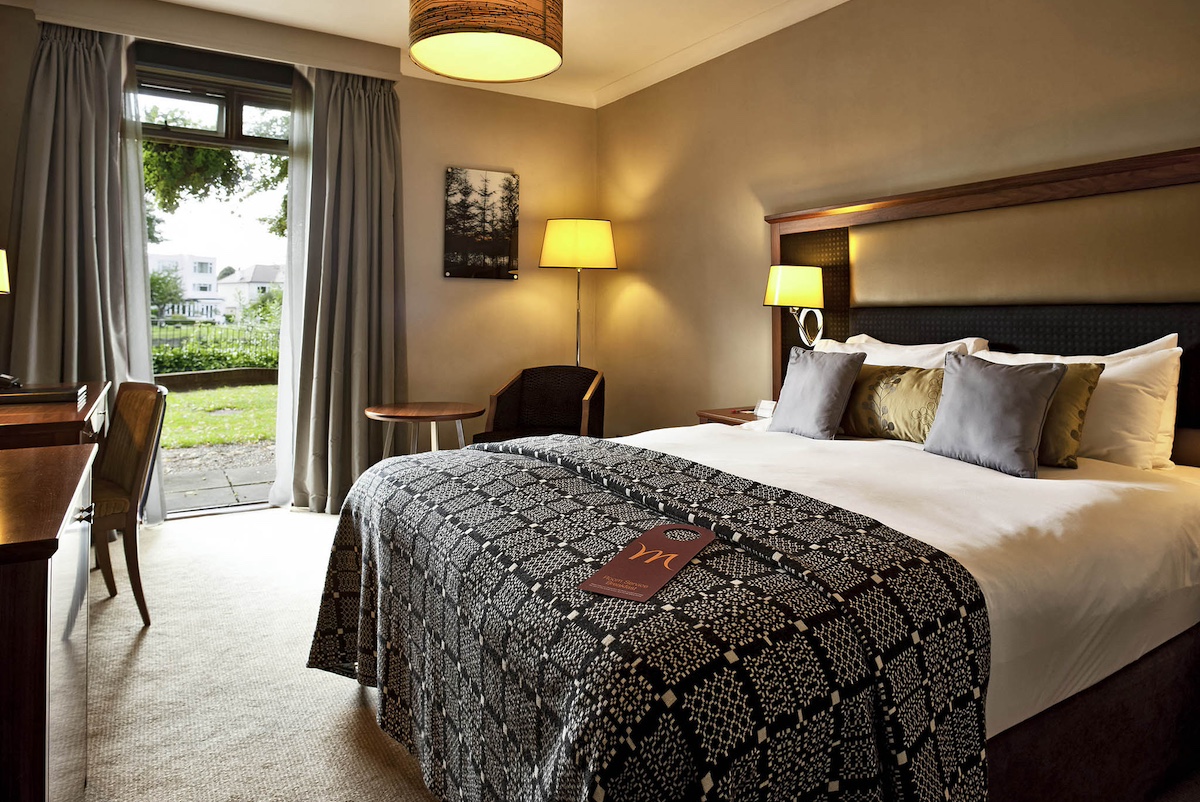 Plan Your Perfect Getaway: Discovering the Allure of Mercure Thames Lodge Image