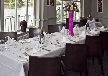 Celebrate in Style: Hosting Memorable Parties at Thames Lodge’s Elegant Venue sidebar image